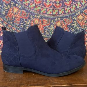 UNISA Flat Ankle Boots